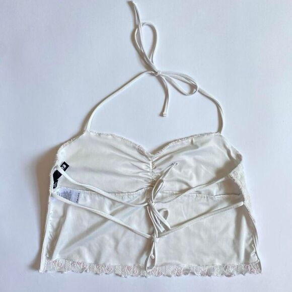 White floral halter crop top - Picture 4 of 8